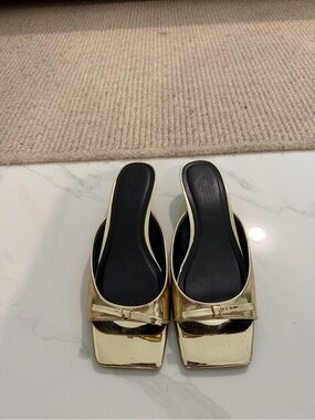 Steve Madden Patent Gold Kitten Heel